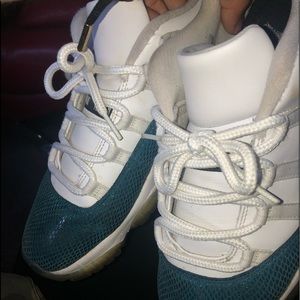Jordan Retro 11 & 11 lows